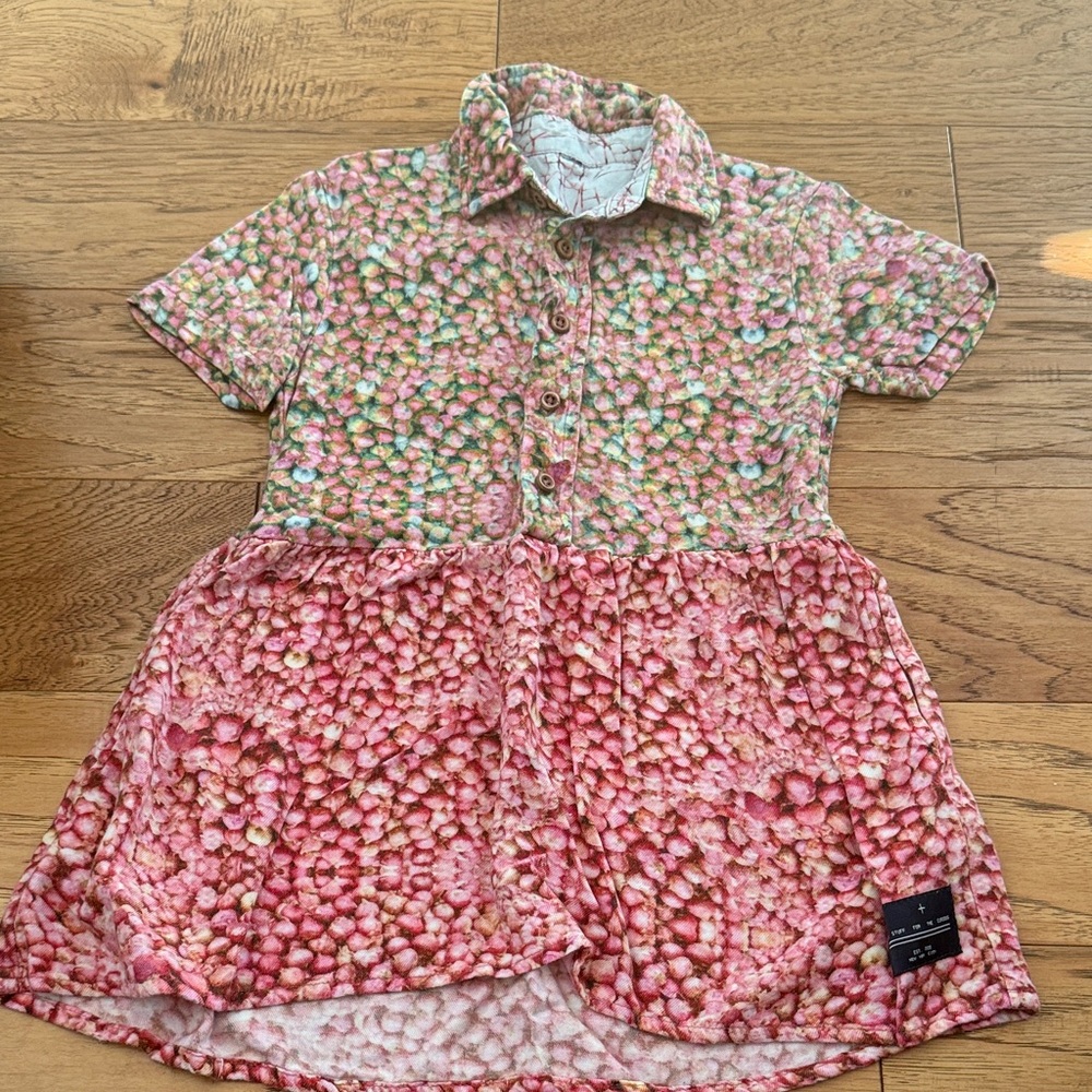 Cute NYC brand girls dress with abstract print.